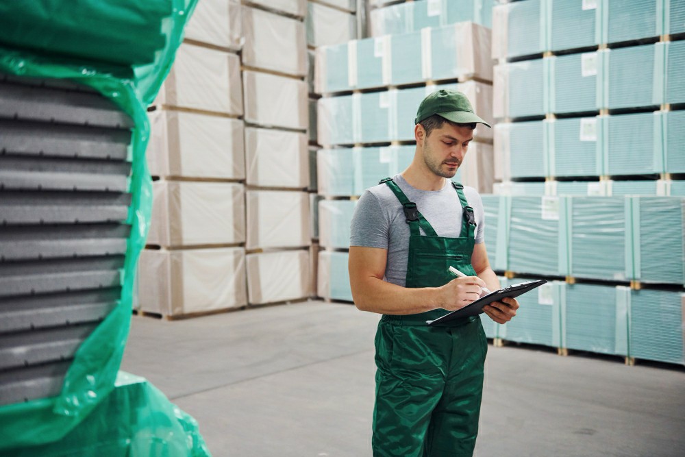 Working at Heights for Grounds Maintenance Workers - Earn Your Working at Heights Certificate Online - Working at Heights Training Article