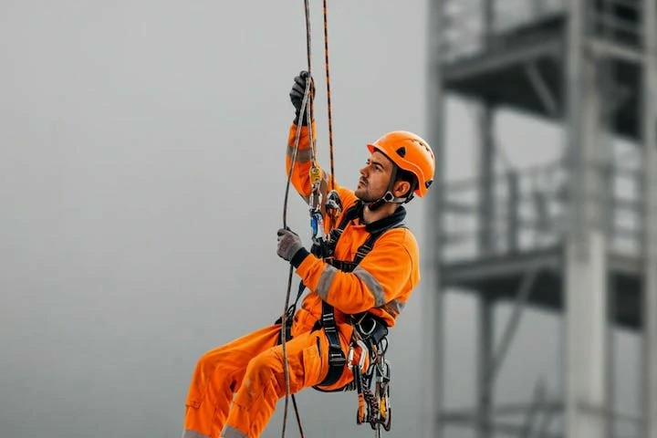 Essential Safety Gear for Working at Heights: Your Comprehensive Guide - Working at Heights Training Article