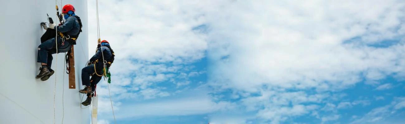 Revolutionizing Safety: How Virtual Reality is Transforming Working at Heights Training - Working at Heights Training Article