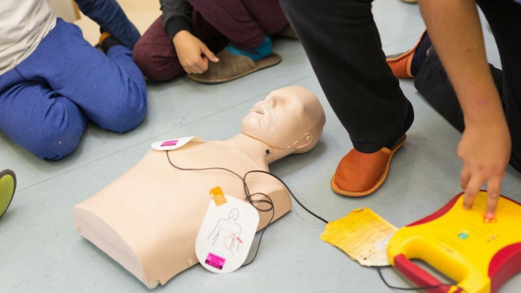 Mastering Emergency First Aid & CPR: Critical Training for Workplace Safety and Compliance - Working at Heights Training Article