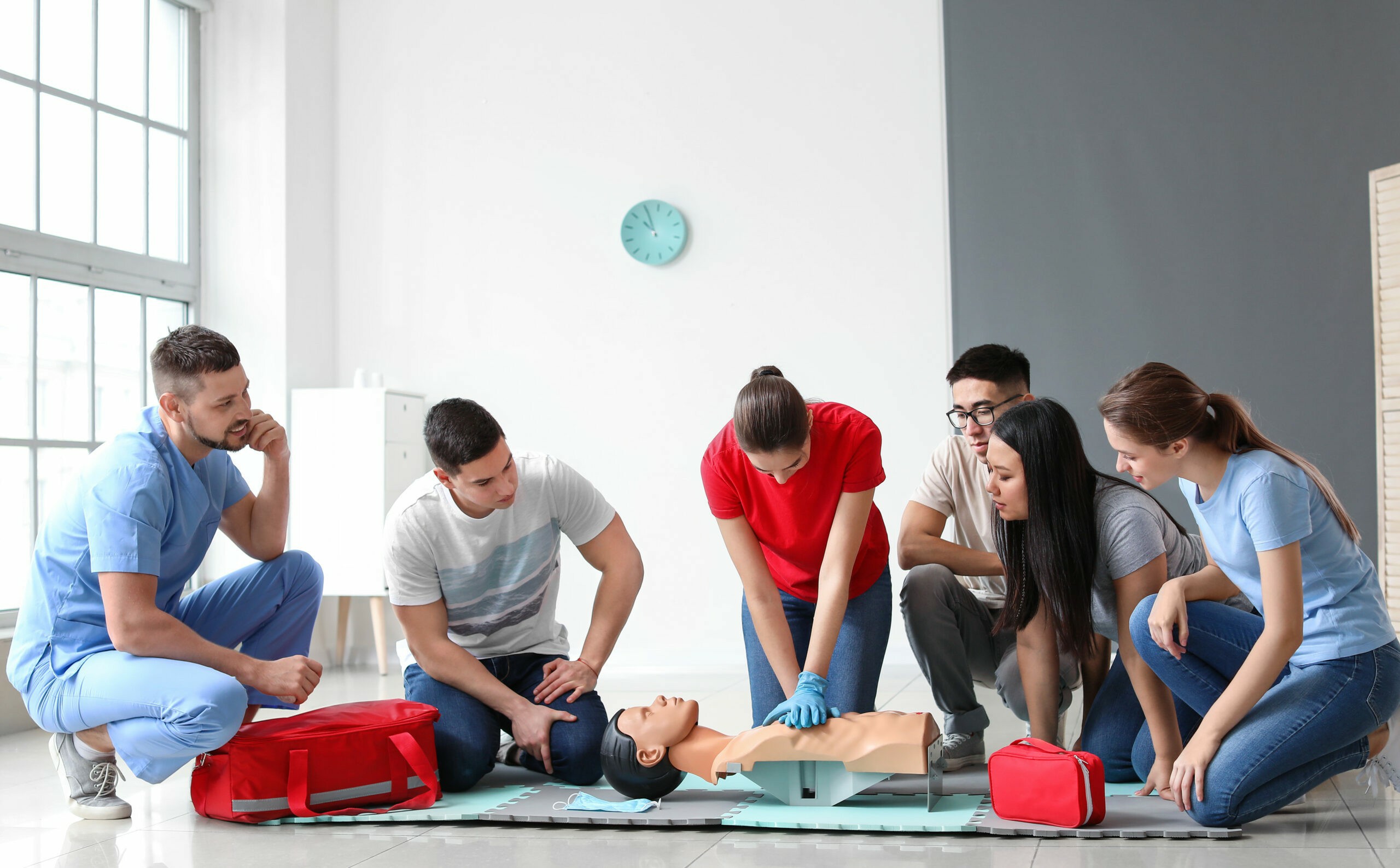 Enhance Workplace Safety and Compliance with Essential First Aid & CPR Training - Working at Heights Training Article