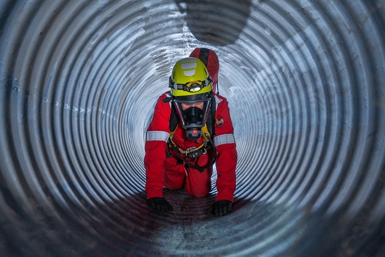 Master Confined Space Entry & Safety: Your Online Certification Journey in Ireland - Working at Heights Training Article