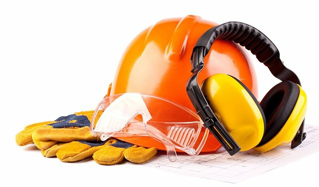 Empower Your Workforce with PPE Online Training for Workplace Safety in Ireland - Working at Heights Training Article